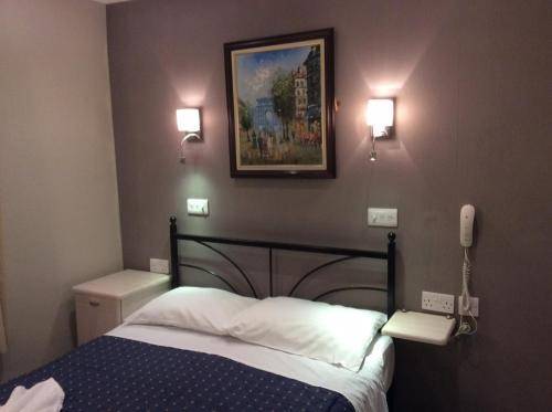 Central Hotel, London