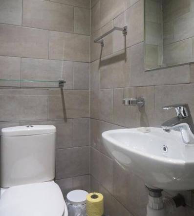 Central Hotel, London