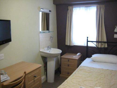 Central Hotel, London