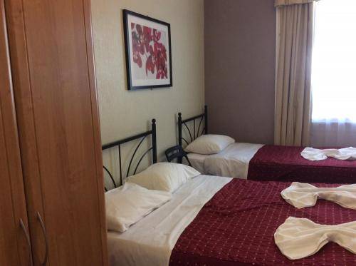 Central Hotel, London